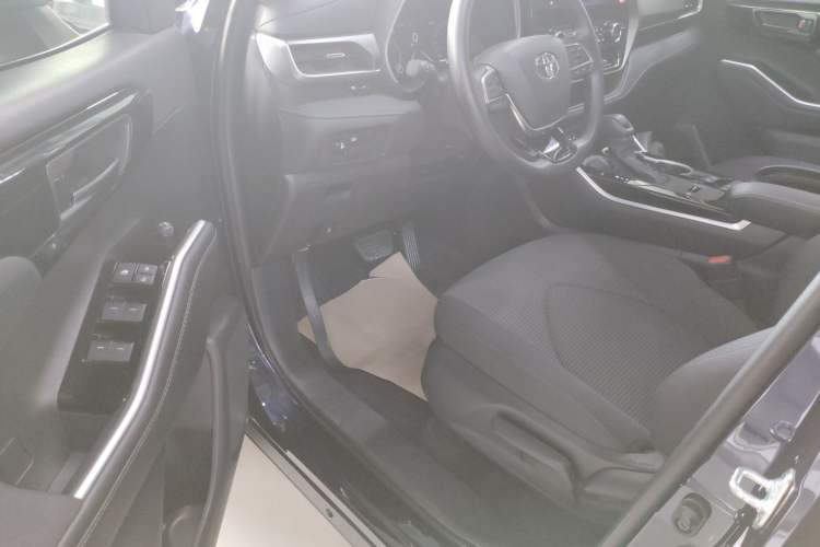 Used Toyota Highlander 2024 2.5L Smart Electric Hybrid Dual-Motor Two-Wheel-Drive Elite Edition 5 Seats Driver Seat