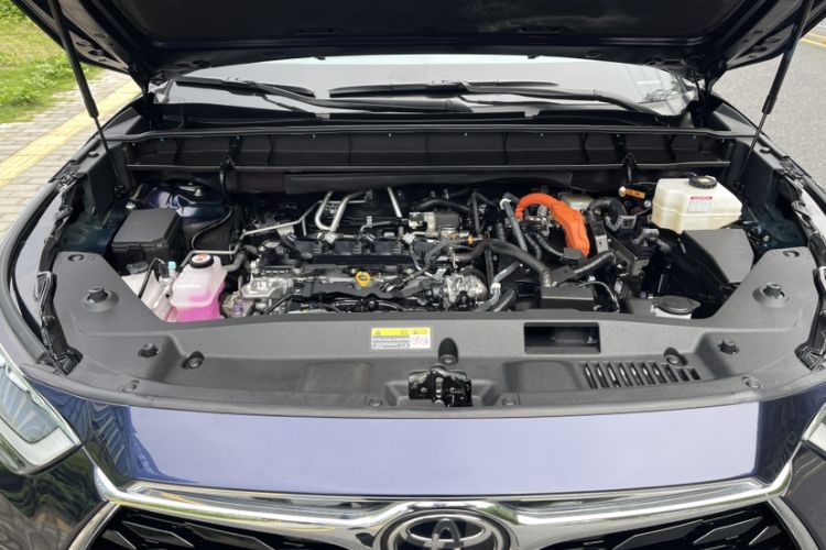 Used Toyota Highlander 2024 2.5L Smart e-Power Dual-Motor All-Wheel-Drive Supreme Edition – 7 Seats Interior 5