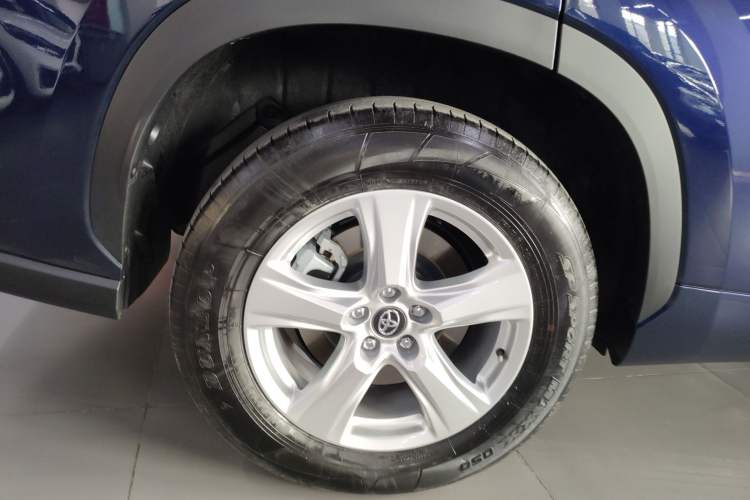 Used Toyota Highlander 2024 2.5L Smart Electric Hybrid Dual-Motor Two-Wheel-Drive Elite Edition 5 Seats Right Rear Wheel Hub