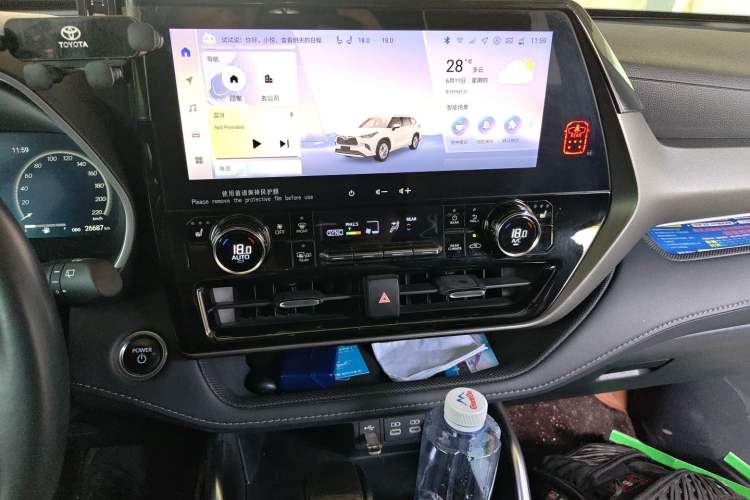 Used Toyota Highlander 2024 2.5L Smart Electric Hybrid Dual-Engine Four-Wheel Drive Prestige Version – 7 Seats Audio And AC Panel