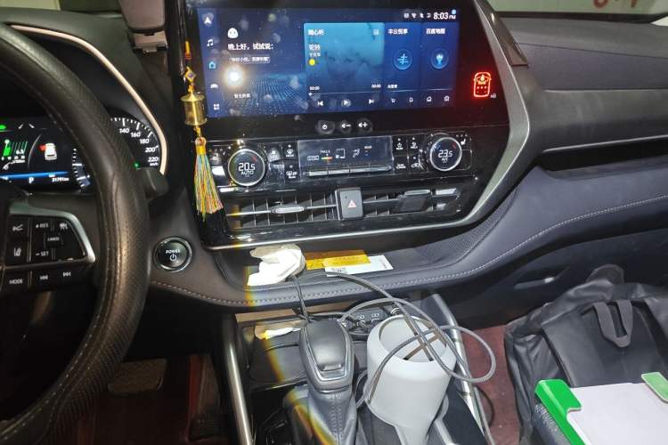 Used Toyota Highlander 2024 2.5L Smart Electric Hybrid Dual-Engine Four-Wheel Drive Prestige Version – 7 Seats Audio And AC Panel