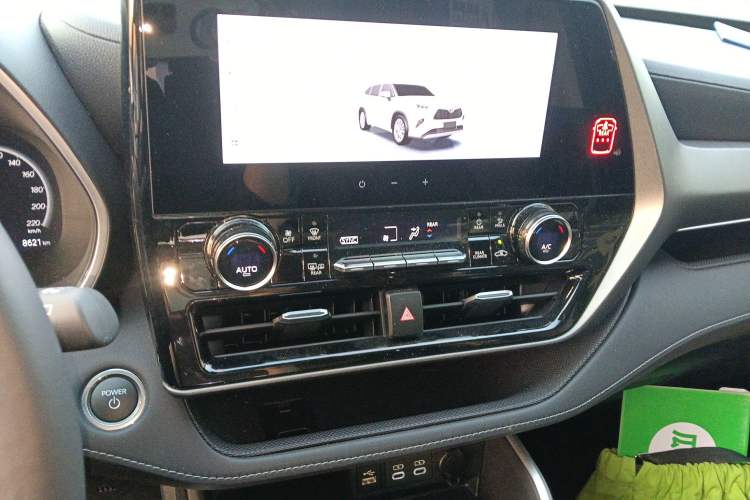 Used Toyota Highlander 2024 2.5L Smart Electric Hybrid Dual-Motor Two-Wheel-Drive Elite Edition 5 Seats Audio And AC Panel