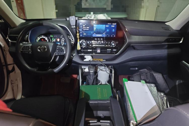 Used Toyota Highlander 2024 2.5L Smart Electric Hybrid Dual-Engine Four-Wheel Drive Prestige Version – 7 Seats Center Console