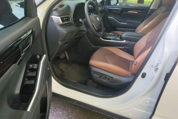 Used Toyota Highlander 2024 2.5L Smart Electric Hybrid Dual-Engine Two-Wheel Drive Elite Version 7 Seats Driver Seat