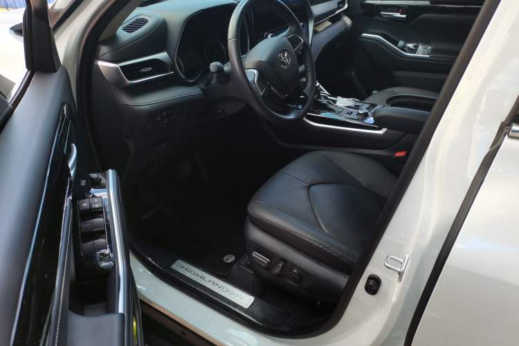 Used Toyota Highlander 2024 380T Four-Wheel Drive Prestige Version 7 Seats Driver Seat