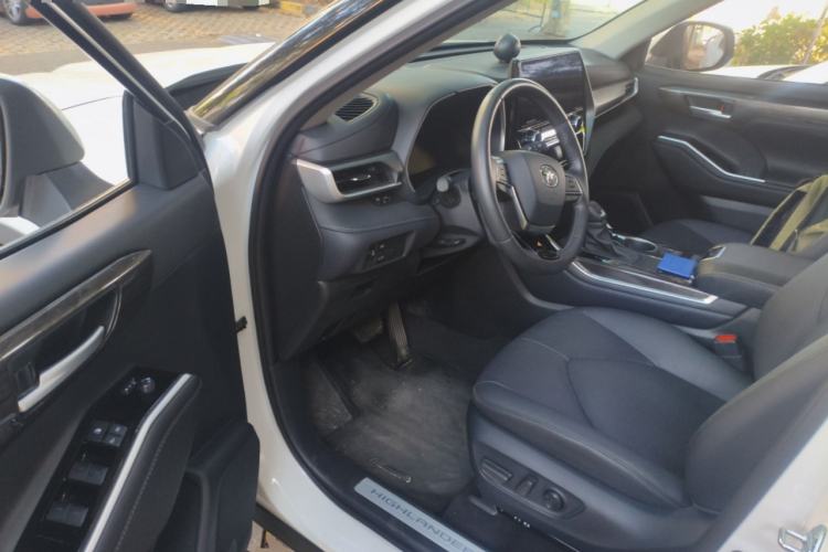 Used Toyota Highlander 2024 2.5L Smart Electric Hybrid Dual-Engine Four-Wheel Drive Prestige Version – 7 Seats Driver Seat