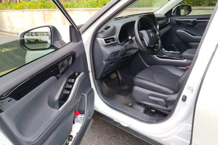 Used Toyota Highlander 2024 2.5L Smart e-Power Dual-Motor All-Wheel-Drive Elite Version – 7 Seats Driver Seat