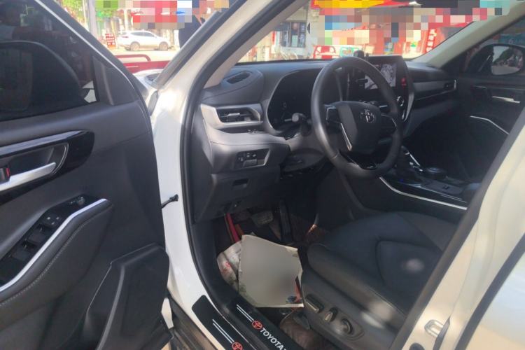 Used Toyota Highlander 2024 2.5L Smart Electric Hybrid Dual-Motor All-Wheel-Drive Luxury 7-Seater Driver Seat