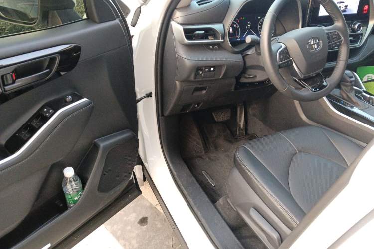 Used Toyota Highlander 2024 2.5L Smart Electric Hybrid Dual-Motor Two-Wheel-Drive Elite Edition 5 Seats Driver Seat
