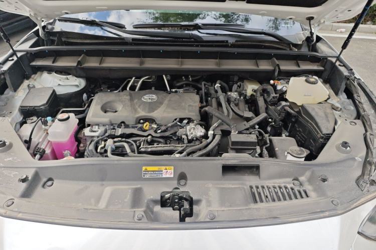 Used Toyota Highlander 2024 2.5L Smart Electric Hybrid Dual-Motor Two-Wheel Drive Luxury Version 7 Seats Engine Bay