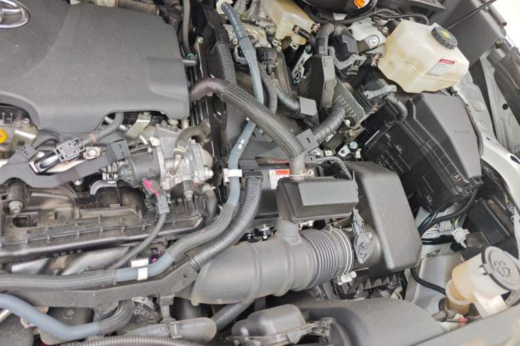 Used Toyota Highlander 2024 2.5L Smart Electric Hybrid Dual-Engine Two-Wheel Drive Elite Version 7 Seats Engine Bay Left