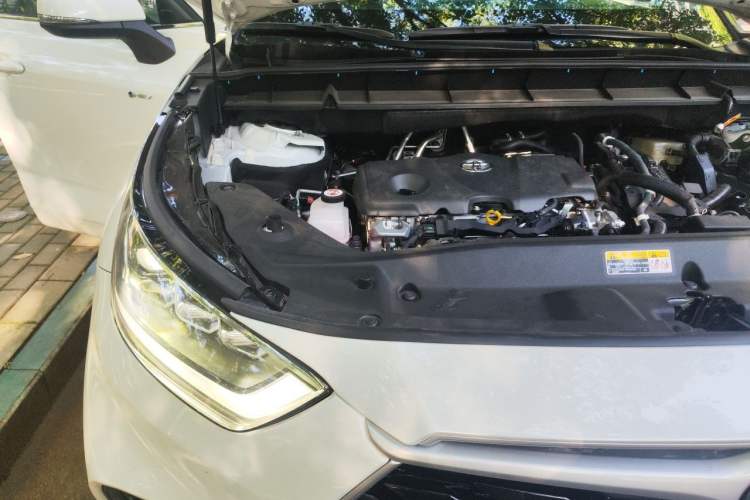 Used Toyota Highlander 2024 2.5L Smart Electric Hybrid Dual-Engine Two-Wheel Drive Elite Version 7 Seats Engine Bay Right