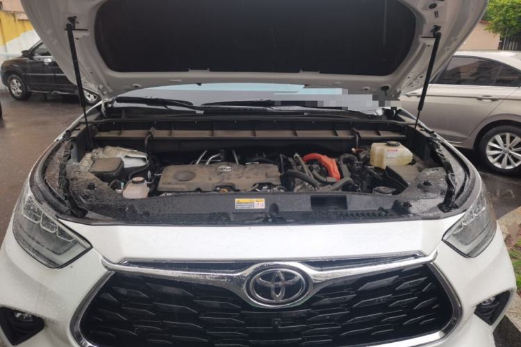 Used Toyota Highlander 2024 2.5L Smart e-Power Dual-Motor All-Wheel-Drive Supreme Edition – 7 Seats Engine Bay