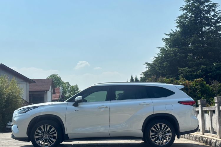 Used Toyota Highlander 2024 2.5L Smart Electric Hybrid Dual-Motor All-Wheel-Drive Luxury 7-Seater Exterior 3