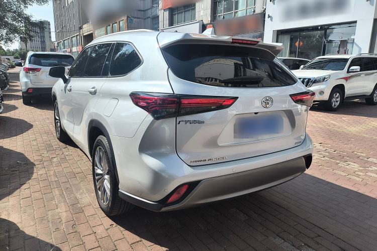 Used Toyota Highlander 2024 2.5L Smart Electric Hybrid Dual-Engine Four-Wheel Drive Prestige Version – 7 Seats Exterior 3