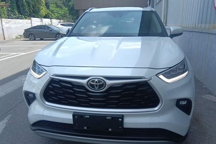 Used Toyota Highlander 2024 2.5L Smart Electric Hybrid Dual-Motor All-Wheel-Drive Luxury 7-Seater Front