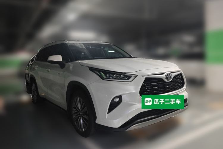 Used Toyota Highlander 2024 2.5L Smart Electric Hybrid Dual-Engine Four-Wheel Drive Prestige Version – 7 Seats Front Right 45 Deg