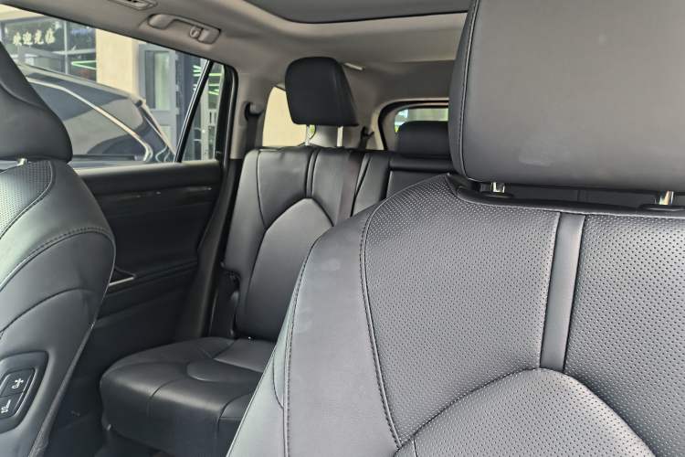 Used Toyota Highlander 2024 2.5L Smart Electric Hybrid Dual-Engine Four-Wheel Drive Prestige Version – 7 Seats Headliner