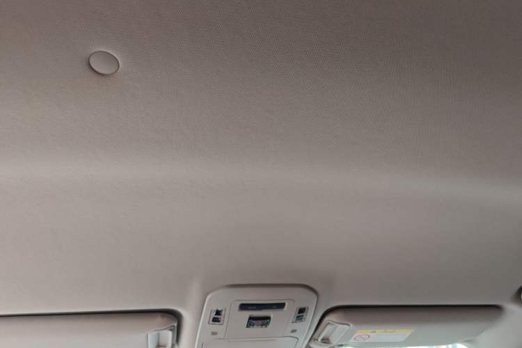 Used Toyota Highlander 2024 2.5L Smart e-Power Dual-Motor All-Wheel-Drive Elite Version – 7 Seats Headliner