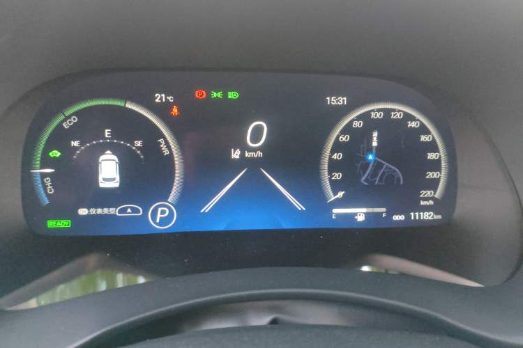Used Toyota Highlander 2024 2.5L Smart Electric Hybrid Dual-Engine Four-Wheel Drive Prestige Version – 7 Seats Instrument Cluster