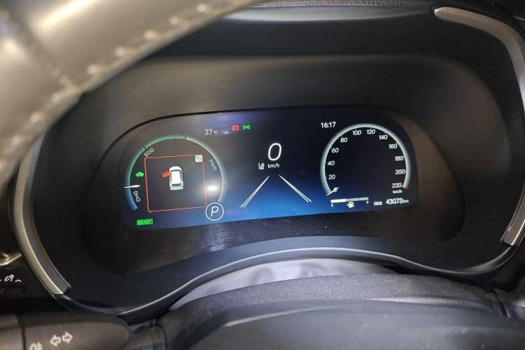 Used Toyota Highlander 2024 2.5L Smart Electric Hybrid Dual-Engine Four-Wheel Drive Prestige Version – 7 Seats Instrument Cluster