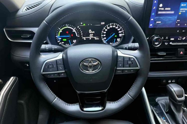 Used Toyota Highlander 2024 2.5L Smart Electric Hybrid Dual-Engine Four-Wheel Drive Prestige Version – 7 Seats Interior 1
