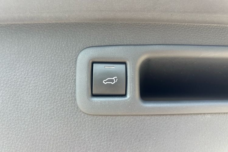 Used Toyota Highlander 2024 2.5L Smart Electric Hybrid Dual-Motor All-Wheel-Drive Luxury 7-Seater Interior 14