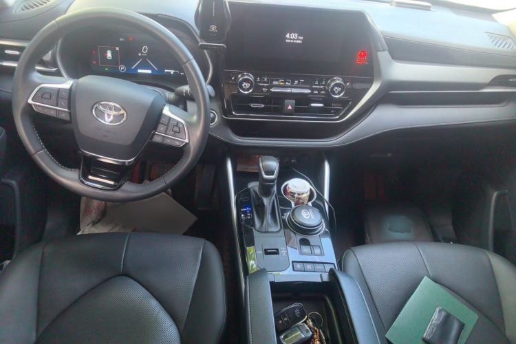 Used Toyota Highlander 2024 2.5L Smart Electric Hybrid Dual-Motor All-Wheel-Drive Luxury 7-Seater Interior 2