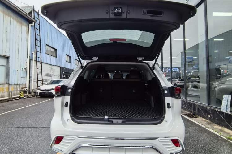 Used Toyota Highlander 2024 2.5L Smart Electric Hybrid Dual-Motor Two-Wheel-Drive Elite Edition 5 Seats Interior 5