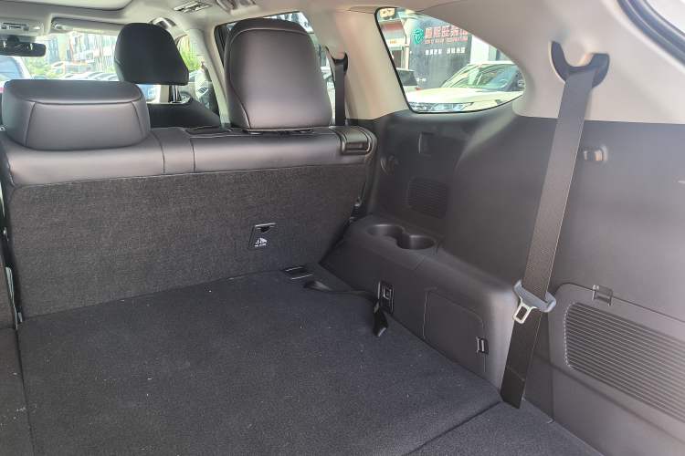 Used Toyota Highlander 2024 2.5L Smart Electric Hybrid Dual-Engine Four-Wheel Drive Prestige Version – 7 Seats Interior 7