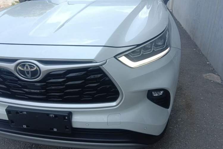 Used Toyota Highlander 2024 2.5L Smart Electric Hybrid Dual-Motor All-Wheel-Drive Luxury 7-Seater Left Front Headlight