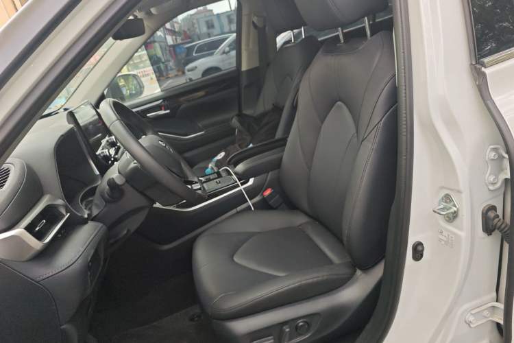 Used Toyota Highlander 2024 2.5L Smart Electric Hybrid Dual-Motor Two-Wheel Drive Luxury Version 7 Seats Left Front Seat