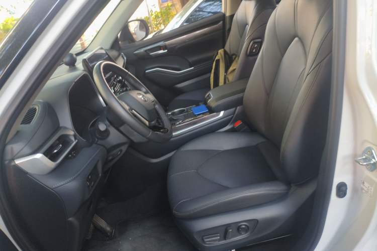Used Toyota Highlander 2024 2.5L Smart Electric Hybrid Dual-Engine Four-Wheel Drive Prestige Version – 7 Seats Left Front Seat