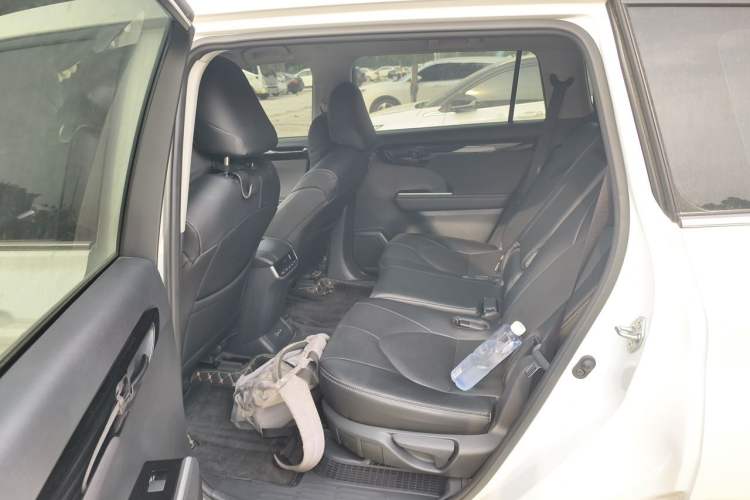 Used Toyota Highlander 2024 2.5L Smart Electric Hybrid Dual-Motor Two-Wheel-Drive Elite Edition 5 Seats Left Rear Seat