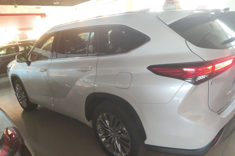 Used Toyota Highlander 2024 2.5L Smart Electric Hybrid Dual-Motor Two-Wheel-Drive Prestige Version 7 Seats Left Side