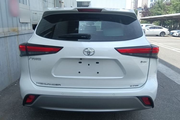 Used Toyota Highlander 2024 2.5L Smart Electric Hybrid Dual-Motor All-Wheel-Drive Luxury 7-Seater Rear