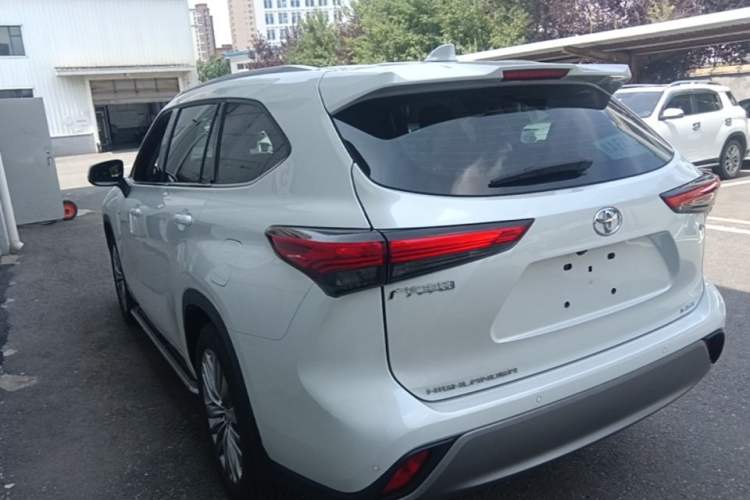 Used Toyota Highlander 2024 2.5L Smart Electric Hybrid Dual-Motor All-Wheel-Drive Luxury 7-Seater Rear Left 45 Deg
