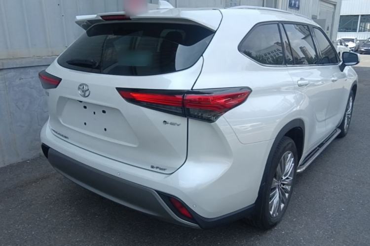 Used Toyota Highlander 2024 2.5L Smart Electric Hybrid Dual-Motor All-Wheel-Drive Luxury 7-Seater Rear Right 45 Deg
