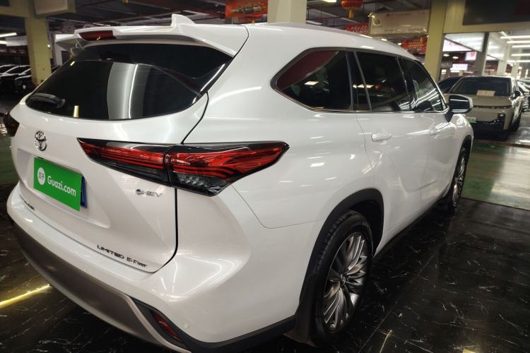 Used Toyota Highlander 2024 2.5L Smart e-Power Dual-Motor All-Wheel-Drive Supreme Edition – 7 Seats Rear Right 45 Deg