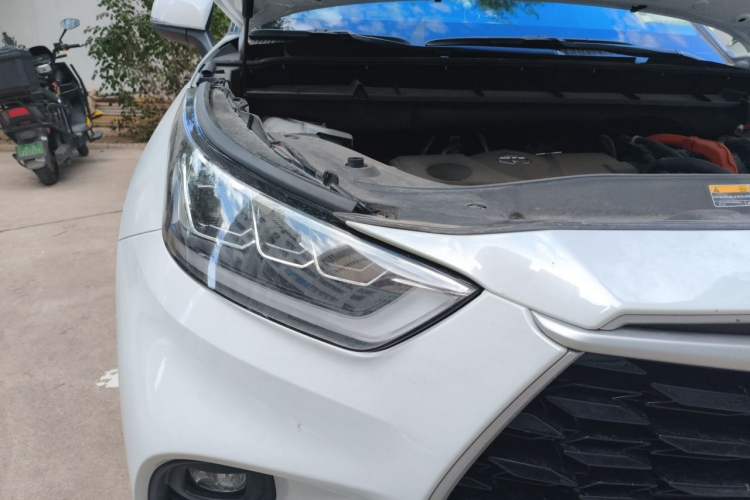 Used Toyota Highlander 2024 2.5L Smart Electric Hybrid Dual-Engine Four-Wheel Drive Prestige Version – 7 Seats Right Front Headlight