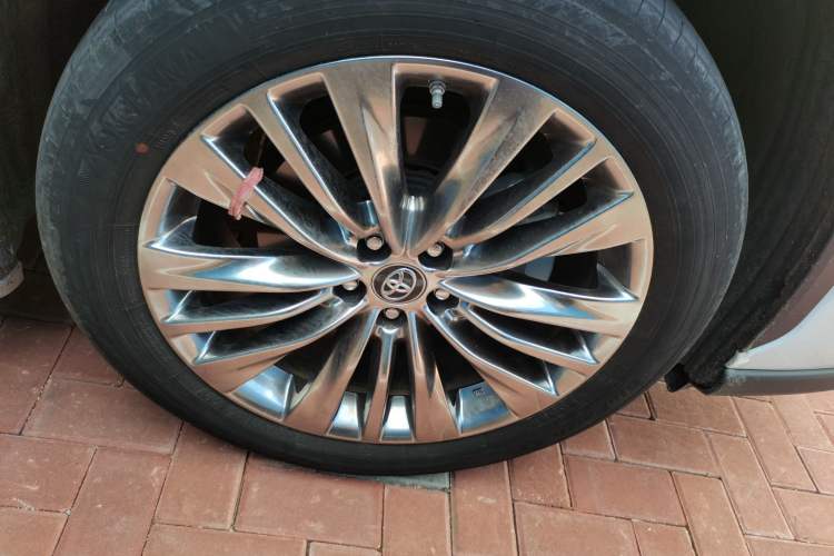 Used Toyota Highlander 2024 380T Four-Wheel Drive Prestige Version 7 Seats Right Front Wheel Hub