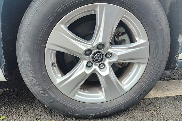 Used Toyota Highlander 2024 2.5L Smart Electric Hybrid Dual-Motor Two-Wheel-Drive Elite Edition 5 Seats Right Front Wheel Hub