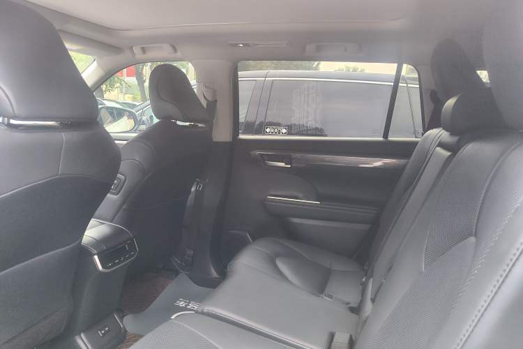 Used Toyota Highlander 2024 2.5L Smart Electric Hybrid Dual-Engine Four-Wheel Drive Prestige Version – 7 Seats Roof