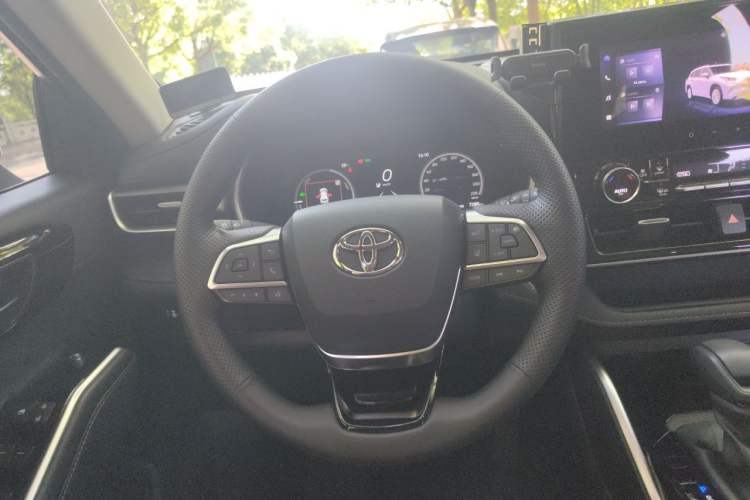 Used Toyota Highlander 2024 2.5L Smart Electric Hybrid Dual-Engine Two-Wheel Drive Elite Version 7 Seats Steering Wheel