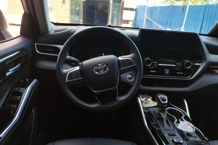 Used Toyota Highlander 2024 380T Four-Wheel Drive Prestige Version 7 Seats Steering Wheel