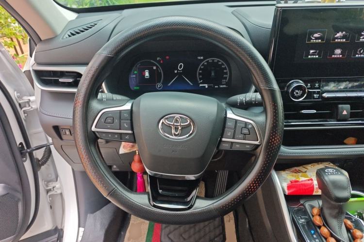 Used Toyota Highlander 2024 2.5L Smart Electric Hybrid Dual-Engine Two-Wheel Drive Elite Version 7 Seats Steering Wheel