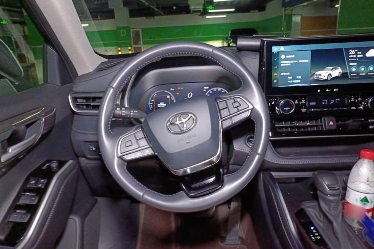 Used Toyota Highlander 2024 2.5L Smart Electric Hybrid Dual-Engine Four-Wheel Drive Prestige Version – 7 Seats Steering Wheel