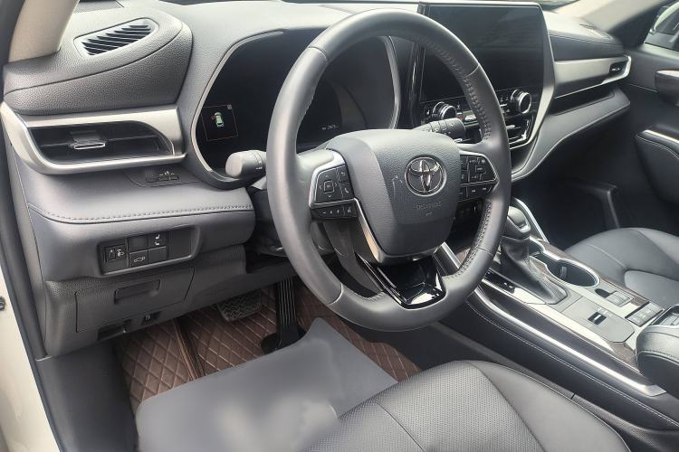 Used Toyota Highlander 2024 2.5L Smart Electric Hybrid Dual-Engine Four-Wheel Drive Prestige Version – 7 Seats Steering Wheel