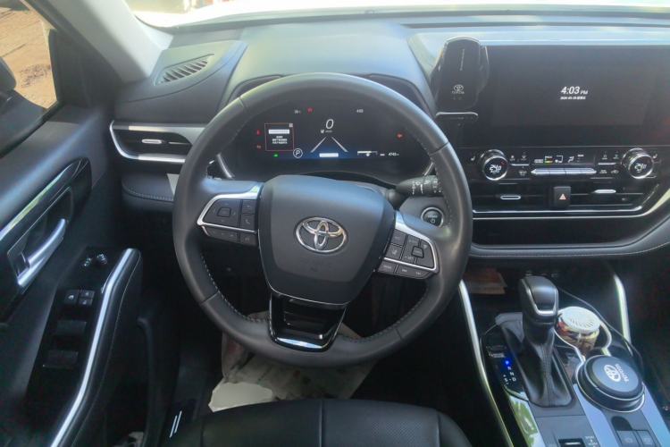 Used Toyota Highlander 2024 2.5L Smart Electric Hybrid Dual-Motor All-Wheel-Drive Luxury 7-Seater Steering Wheel
