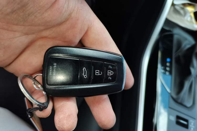 Used Toyota Highlander 2024 380T Four-Wheel Drive Prestige Version 7 Seats Vehicle Key